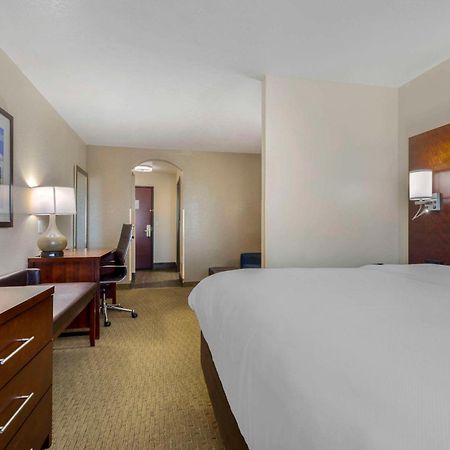 Comfort Suites Бенбрук Екстер'єр фото
