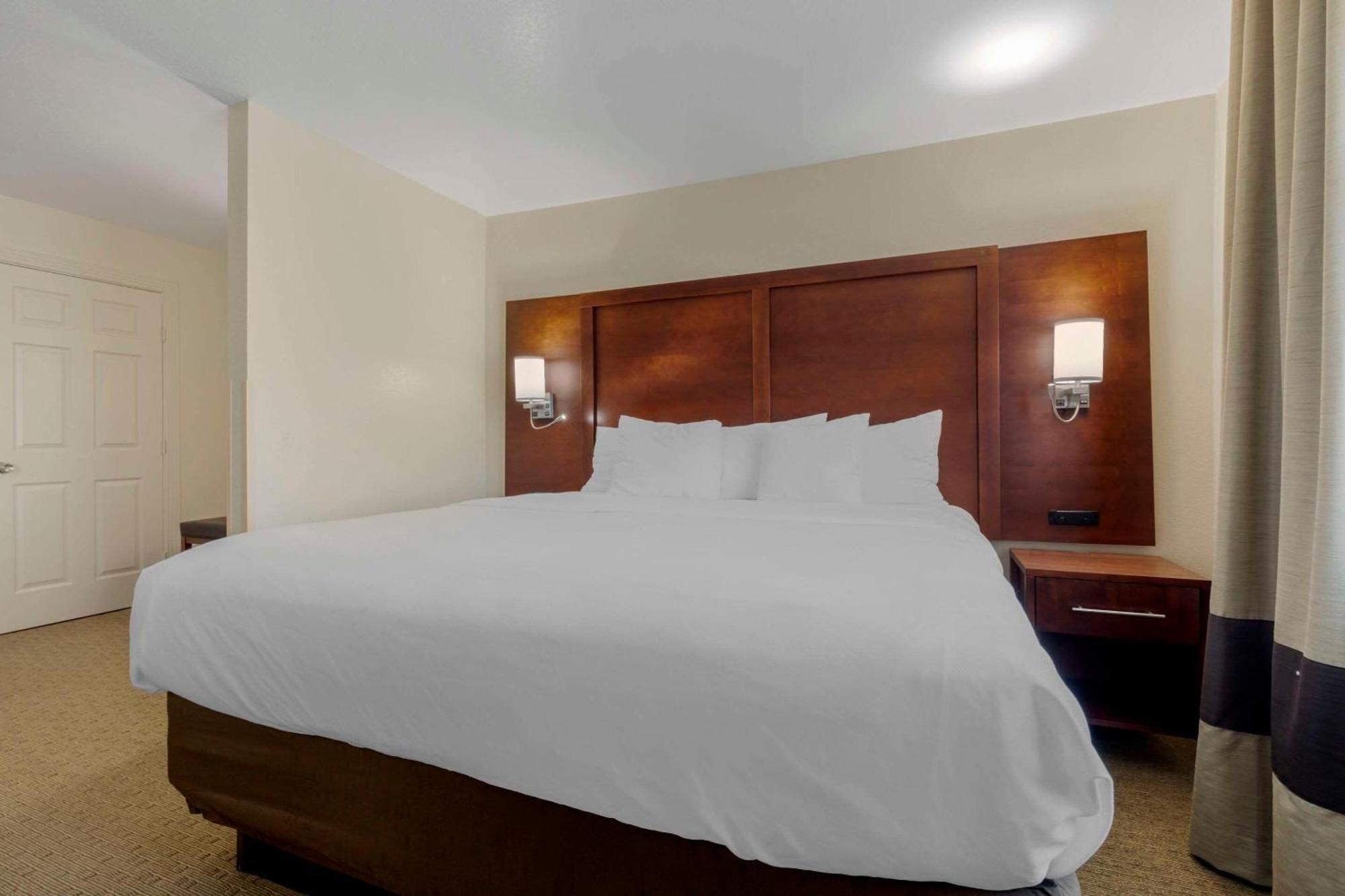 Comfort Suites Бенбрук Екстер'єр фото